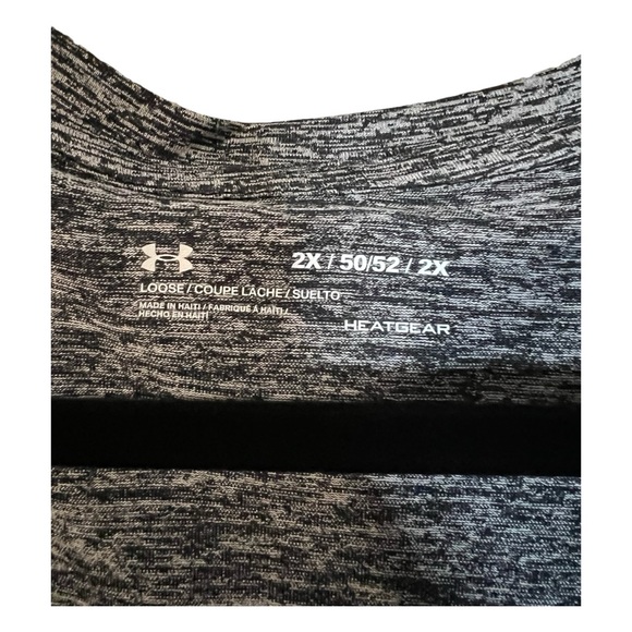 A grey / black mix Under Armour T-shirt in size 2X - Picture 3 of 6